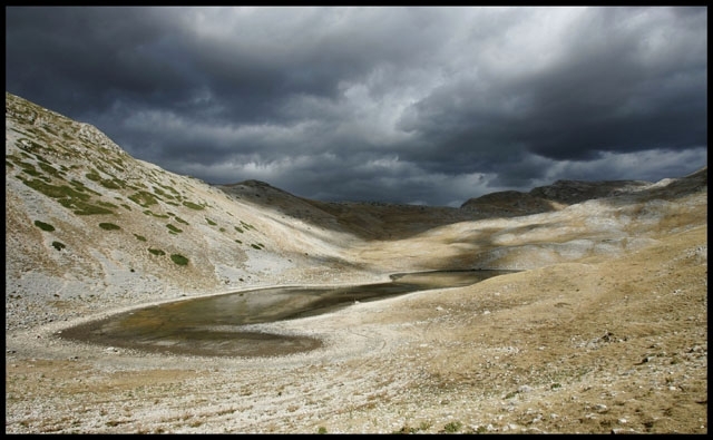 - Il Lago, dopo un lungo periodo di siccita.