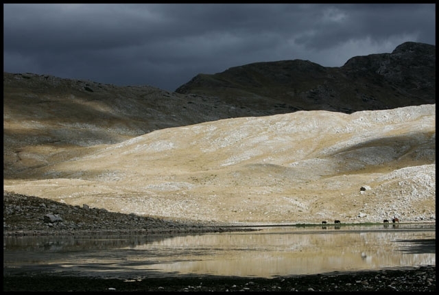 - Il Lago, dopo un lungo periodo di siccita.